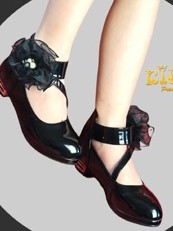 รองเท้าเด็ก*มีหน้าร้านอยู่รัชดา ลองได้ เปลี่ยนได้ ถ่ายรูปเองจากสินค้าจริง*H008 สีดำ มีดอกไม้ใหญ่พร้อมมุกประดับตรงข้อเท้า