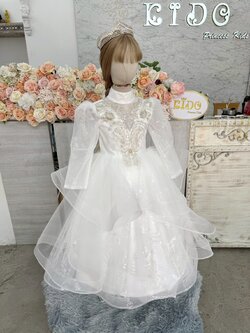 ชุดราตรีเด็ก(หน้าร้านอยู่รัชดา ลองได้ถ่ายรูปจากชุดจริง)W19137 สีขาว กระโปรงยาว แขนจั๊มยาว ประดับเพชร สวยหรู