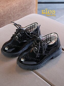 รองเท้าเด็กผู้ชาย(หน้าร้านอยู่รัชดา ลองได้)HM110สีดำ หนังแก้ว เชือกผูก ด้านแต่งลายหยัก ในลายสก็อตเท่สุดกับคู่