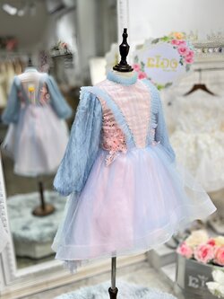 ชุดราตรีเด็ก(หน้าร้านอยู่รัชดา ลองได้ถ่ายรูปจากชุดจริง)W18646 สีฟ้า แขนยาว กระโปรงหน้าสั้นหลังยาว คอติดทูโทนเหลือบ