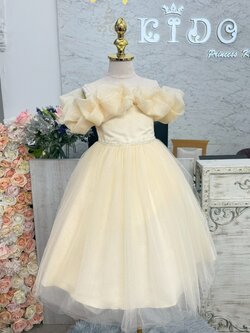 ชุดราตรีเด็ก(หน้าร้านอยู่รัชดา ลองได้ถ่ายรูปจากชุดจริง)W19207 สีครีม กระโปรงยาว โอบไหล่ จีบย่น สวยหวาน