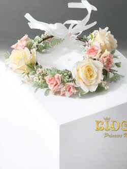 คาดผมเด็ก(หน้าร้านอยู่รัชดา)KF634เส้นคาดผมดอกไม้สีครีม ตกแต่งด้วยดอกไม้ สวยหวานๆ