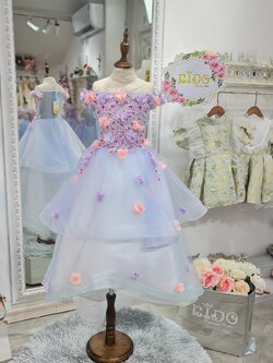 ชุดราตรีเด็ก(หน้าร้านอยู่รัชดา ลองได้ถ่ายรูปเองจากชุดจริง)W18553 สีฟ้าโอบไหล่แขนสั้น กระโปรงหน้ายาวหลังยาว ปักดอกไม้