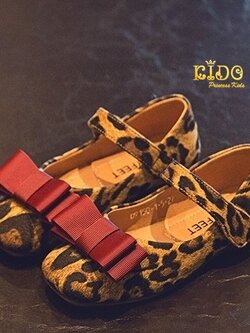 รองเท้าเด็ก(มีหน้าร้านอยู่รัชดา ลองได้)H010 สีแดง แบบไม่มีส้นลายเสือ มีโบว์สีแดงประดับ