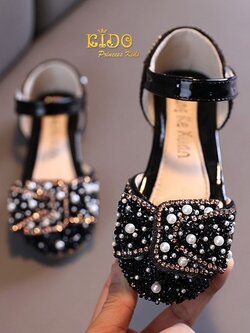 รองเท้าเด็ก(หน้าร้านอยู่รัชดา ลองได้)H043 สีดำ เข็มขัดประดับมุก ทรงเปิดข้าง น่ารักมากๆคะ