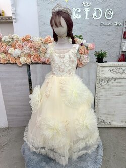 ชุดราตรีเด็ก(หน้าร้านอยู่รัชดา ลองได้ถ่ายรูปจากชุดจริง)W19115 สีครีม กระโปรงยาว แขนสั้น เอวฟูๆ