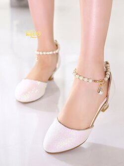 รองเท้าเด็ก(หน้าร้านอยู่รัชดา ลองได้)H145 สีขาว เปิดข้างสายรัดข้อมุก