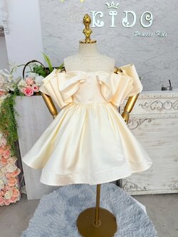 ชุดราตรีเด็ก*หน้าร้านอยู่รัชดา ลองได้ถ่ายรูปจากของจริง*W19232 สีครีม หน้าสั้นหลังยาว โอบไหล่ สวยหวาน คุณหนูมากค่ะ