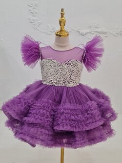 ชุดราตรีเด็ก(หน้าร้านอยู่รัชดา ลองได้ถ่ายรูปจากชุดจริง)W18748สีม่วง กระโปรงสั้นเป็นชั้นๆฟูๆ สวยน่ารักสุดๆ