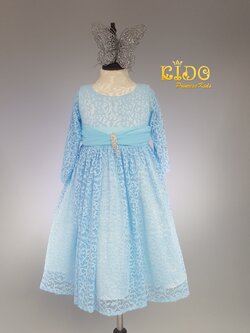 ชุดราตรีเด็ก(หน้าร้านอยู่รัชดา ลองได้ถ่ายรูปเองจากชุดจริง)11502 สีฟ้า มีแขน กระโปรงยาว เนื้อผ้าเป็นลายฉลุในตัว เนื้อผ้านิ่มมากๆคะใส่สบาย