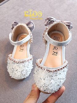 รองเท้าออกงานเด็ก(หน้าร้านอยู่รัชดา ลองได้)H138 สีเงิน