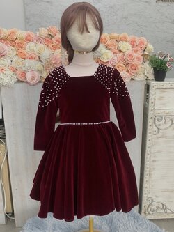 ชุดราตรีเด็ก(หน้าร้านอยู่รัชดา ลองได้ถ่ายรูปเองจากชุดจริง)W18979 สีแดงเข้ม ผ้ากำมะหยี่ แขนยาว สวยเรียบหรู