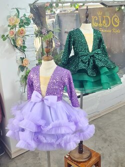 sชุดราตรีเด็ก(หน้าร้านอยู่รัชดา ลองได้ถ่ายรูปจากชุดจริง)W18575 สีชมพู สีม่วง คอวีลึกประดับโบว์แขนยาวกระโปรงสั้นชั้นๆ