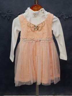 ชุดกันหนาวเด็ก*มีหน้าร้าน ตรงปก พร้อมส่ง*Z8093 สีโอรส เซ็ต 2ชิ้น แขนยาวในสีขาวคอเต่า ชุดนอกสีโอรส อกปักผีเสื้อติดตุ๊กตาหมีน่ารัก