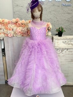 ชุดราตรีเด็ก(หน้าร้านอยู่รัชดา ลองได้ถ่ายรูปจากชุดจริง)W18779สีม่วง ตัวเสื้อประดับด้วยกลิตเตอร์และมุก กระโปรงยาวฟู น่ารัก