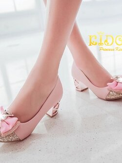 รองเท้าเด็กออกงาน(หน้าร้านอยู่รัชดา ลองได้)H152 สีชมพู หนังเงาสลับวิ้ง ประดับโบว์ สวยหรู