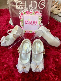 รองเท้าเด็กออกงาน(หน้าร้านอยู่รัชดา ลองได้)H163 สีเงิน โบว์หน้าห้อยมุก