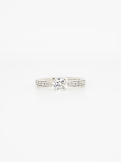 แหวน Tiffany & Co. Tiffany Harmony Solitaire ring with pave diamonds with 0.33 F VS1 Platinum950 ไซส์ 45# (Used) +กล่องและใบเซอร์