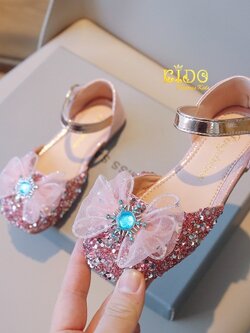 รองเท้าเด็ก(หน้าร้านอยู่รัชดา ลองได้)H124 สีชมพูประดับด้วยโบว์เพชรฟ้า