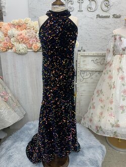 ชุดเดินแบบเด็ก(หน้าร้านอยู่รัชดา ลองได้ถ่ายรูปจากชุดจริง)W18603 สีน้ำเงินคอติดทรงหางปลา กระโปรงยาวหน้ายาวหลังยาวลากพื้น