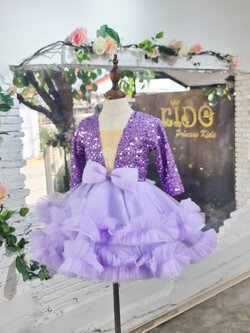 ชุดราตรีเด็ก(หน้าร้านอยู่รัชดา ลองได้ถ่ายรูปจากชุดจริง)W18575 สีม่วง คอวีลึกประดับโบว์แขนยาวกระโปรงสั้นชั้นๆ