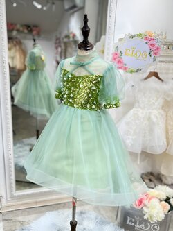 ชุดราตรีเด็ก(หน้าร้านอยู่รัชดา ลองได้ถ่ายรูปจากชุดจริง)W18596 สีเขียว กระโปรงหน้าสั้นหลังยาวซีทรู