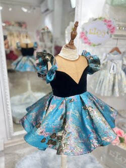 ชุดราตรีเด็ก(หน้าร้านอยู่รัชดา ลองได้ถ่ายรูปจากชุดจริง)W18702 สีเขียว แขนระบาย กระโปรงสั้น อกซีทรู