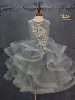 ชุดเด็กออกงาน(หน้าร้านอยู่รัชดา ลองได้ถ่ายองจากชุดจริง)N063สีเทา เสื้อตกแต่งด้วยลูกไม้ กระโปรงสั้นเป็นชั้นๆน่ารักมากคะ