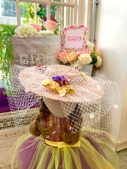 กิ๊บหมวกเด็ก(หน้าร้านอยู่รัชดา)H02 กิ๊บหมวกออกงาน สไตล์หรู ติดโบว์ติดดอกไม้ สีชมพู