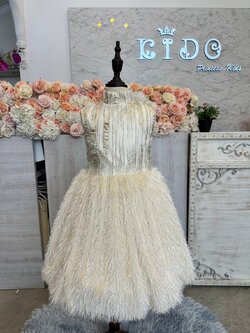 ชุดราตรีเด็ก(ร้านอยู่รัชดา ลองได้ถ่ายรูปจากชุดจริง)W18909 สีครีม กระโปรงสั้นเส้นฟูๆ สวยน่ารักสุดๆ