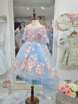 ชุดราตรีเด็ก(หน้าร้านอยู่รัชดา ลองได้ถ่ายรูปเองจากชุดจริง)W18611 สีฟ้า แขนสามส่วน กระโปรงหน้าสั้นหลังยาว แต่งดอกไม้