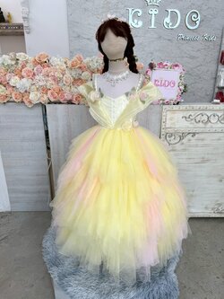 ชุดราตรีเด็ก(หน้าร้านอยู่รัชดา ลองได้ถ่ายรูปจากชุดจริง)W19122 สีครีม กระโปรงสั้น ผ้าซีทรูระบาย พลิ้วๆ น่ารักมาก