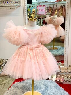 ชุดราตรีเด็ก(หน้าร้านอยู่รัชดา ลองได้ถ่ายรูปจากชุดจริง)W18864 สีโอรส กระโปรงสั้นฟู แขนสั้นซีทรูฟูชั้นๆประดับโบว์หน้าเล็ก น่ารักฟูฟ่อง