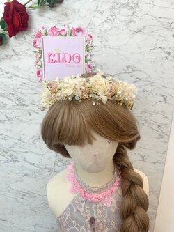 คาดผมเด็ก(หน้าร้านอยู่รัชดา)KF578 สีครีม เส้นคาดผมดอกไม้แห้งประดับด้วยดอกกุหลาบสีชมพูและมุกสีขาว