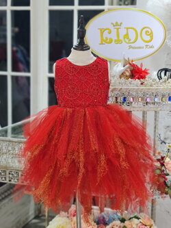 ชุดราตรีเด็ก(หน้าร้านอยู่รัชดา ลองได้ถ่ายรูปเองจากชุดจริง)A020สีแดง เสื้อเป็นลูกไม้เงา กระโปรงยาวปลายแหลมปักดิ้นทอง วิ้งๆ สวยหรู ชุดเดรสเด็ก