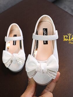 รองเท้าเด็ก ควรเผื่อ1ซมจากยาวเท้า(หน้าร้านอยู่รัชดา ลองได้)H115 สีขาว แต่งดอกไม้ด้านหน้า