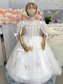 ชุดราตรีเด็ก(หน้าร้านอยู่รัชดา ลองได้ถ่ายรูปเองจากชุดจริง)W19023 สีขาว เสื้อติดเพชรวิ้งๆ กระโปรงยาว แขนตุ้กตาน่ารัก เรียบหรู