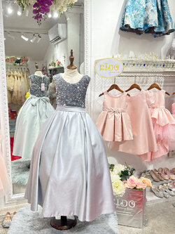 ชุดราตรีเด็ก(หน้าร้านอยู่รัชดา ลองได้ถ่ายรูปจากชุดจริง)W18450 สีเทา กระโปรงยาว แขนสั้น ดูแพงมากค่ะ