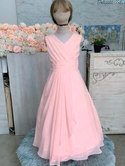 ชุดราตรีเด็ก(หน้าร้านอยู่รัชดา ลองได้ถ่ายรูปเองจากชุดจริง)W19029 สีโอรส ติดระบายด้านหน้า เรียบ น่ารัก