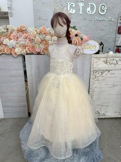 ชุดราตรีเด็ก(หน้าร้านอยู่รัชดา ลองได้ถ่ายรูปเองจากชุดจริง)W19182 สีครีม กระโปรงยาว แขนสั้นห้อยคลิสตัล สวยหรู