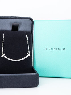 **Hold K.Supoj** จี้และสร้อยคอ Tiffany & Co. Tiffany T Medium Smile Pendant with Diamonds ทองขาว 18K (Used) +กล่องและใบเสร็จShopไทย
