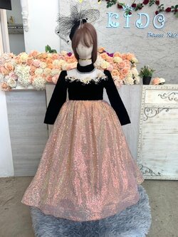 ชุดออกงานเด็ก(หน้าร้านอยู่รัชดา ลองได้ถ่ายรูปจากชุดจริง)W18879 สีดำ กระโปรงยาว แขนยาว ดอกไม้วิ้งประดับอก กระโปรงเหลือบชมพู สวยหรู