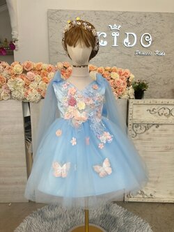 ชุดราตรีเด็ก(หน้าร้านอยู่รัชดา ลองได้ถ่ายรูปจากชุดจริง)W18839 สีฟ้า แขนสั้นมีสไบคู่ กระโปรงสั้น ประดับดอกไม้ชมพูน่ารักๆ