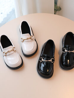 Sรองเท้าเด็กผู้ชาย(หน้าร้านอยู่รัชดา ลองได้)HM126สีดำ สีเทา หนังแก้วประดับเหล็กด้านหน้า