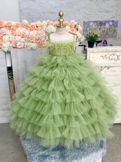 ชุดราตรีเด็ก(ร้านอยู่รัชดา ลองได้ถ่ายรูปจากชุดจริง)W19021 สีเขียว สายเดี่ยว กระโปรงยาว ฟูชั้นๆ สวยอลังการมากค่ะ