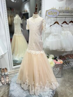 ชุดเดินแบบเด็ก(หน้าร้านอยู่รัชดา ลองได้ถ่ายรูปจากชุดจริง)W18433สีโอรส เริ่ดดดค่า ทรงหางปลา กระโปรงยาว