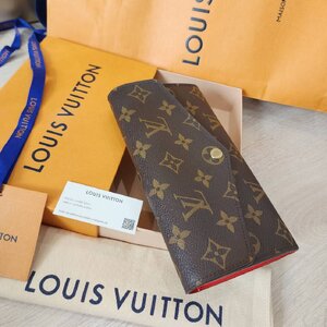 กระเป๋าสตางค์Lv sarah wallet microchip มือสอง