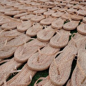 รองเท้าแตะสาน :SLIPPERS & FLIPFLOP