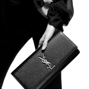 กระเป๋าคลัทช์ ผู้หญิง Yves Saint Laurent Ysl sac cassandre clutch in grain leather yr17 shw