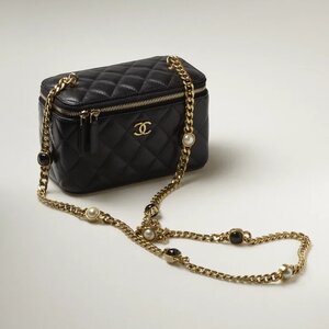 กระเป๋า CHANEL Vanity with Chain มือสอง